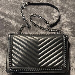 SHEIN Black Quilted Crossbody Bag with Chain Strap